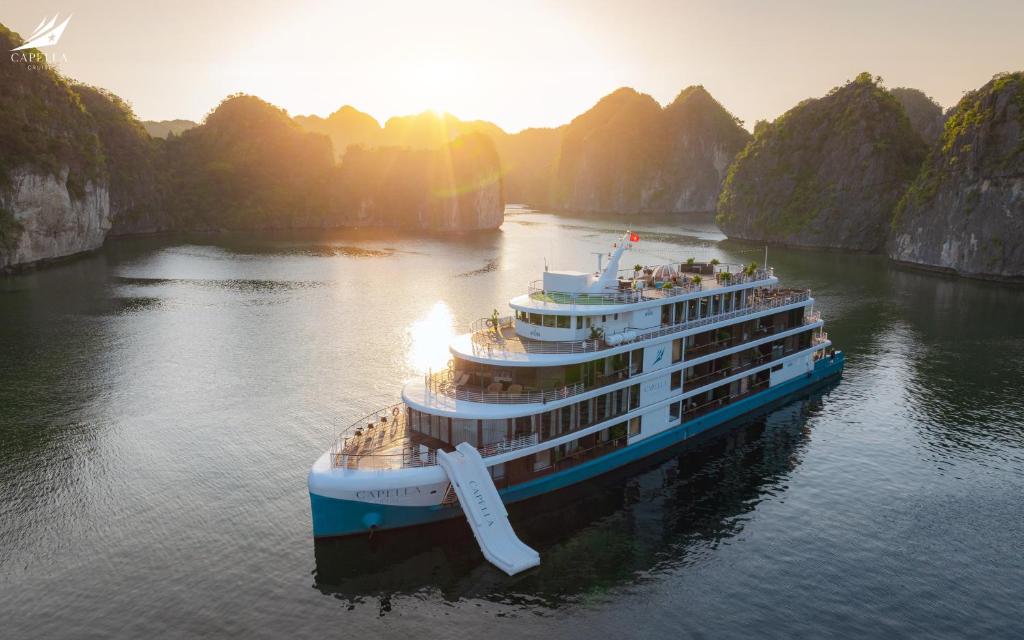 Best of Northern Vietnam 7 Days: Hanoi, Halong, Ninh Binh, Sapa Tour